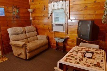 Lucky Horseshoe Cabins Hotel Au Sable Kültér fotó